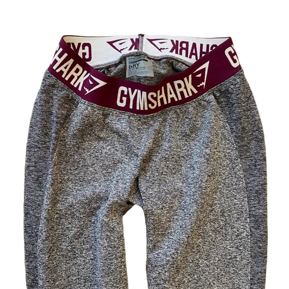 🦈 Gymshark Dry Heather Gray Leggings with Purple Waistband Capris - Picture 3 of 4